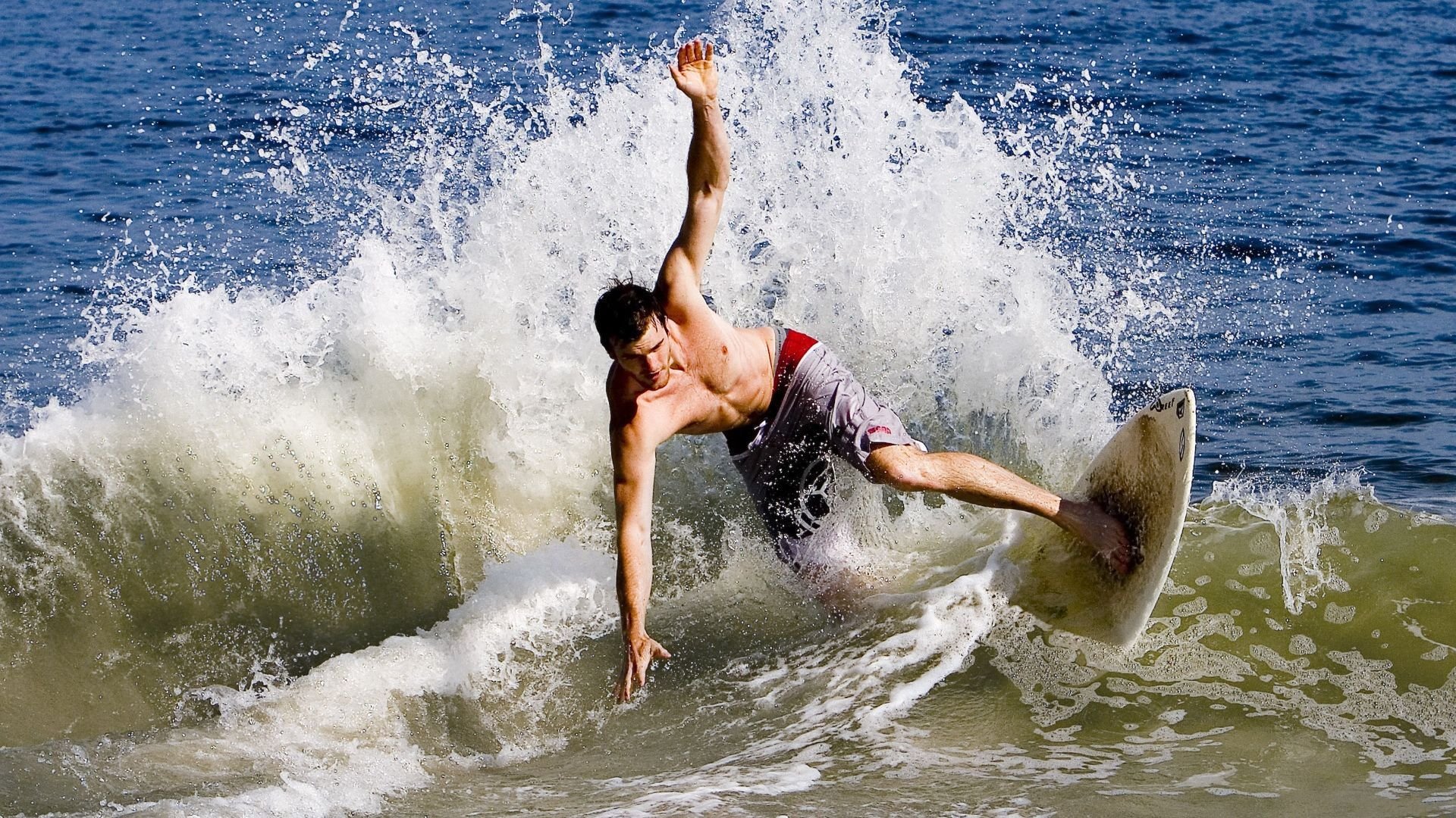 赛事期间，运动员的心理调适与体能保障，运动员赛前心理